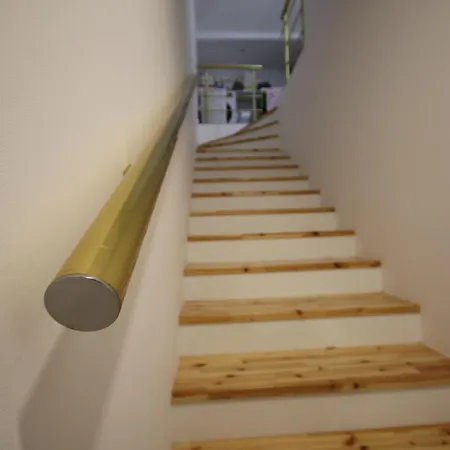 Metaj House * בורש