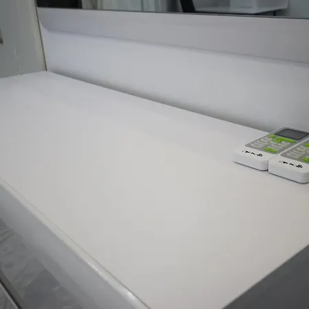 Aparthotel Metaj House *