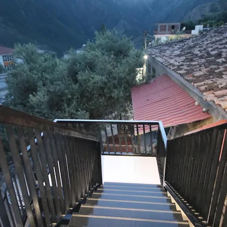 Metaj House מלון דירות *