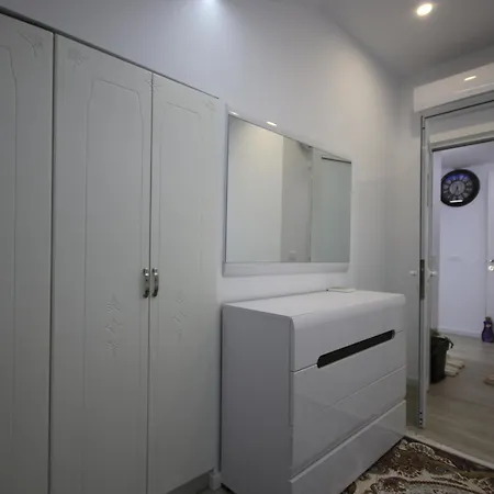 Metaj House Hotel apartamentowy Borsh