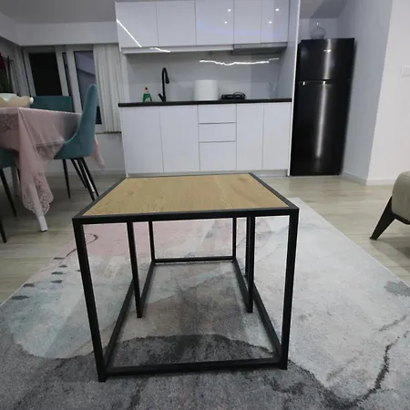 Metaj House Aparthotel