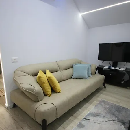 Metaj House Aparthotel